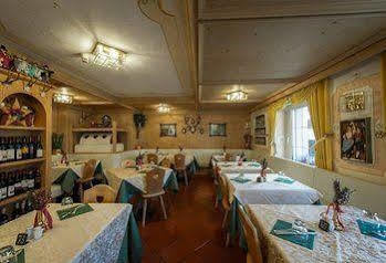 Hotel Stella Moena